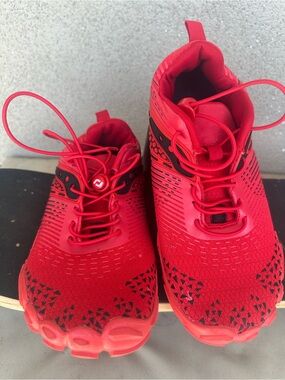 Source Unknown Men's Athletic Shoes in Bright Red with Black Accents
